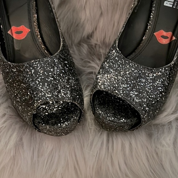 Red Kiss Black & Silver Glitter Dora Platform Peep Toe Heels size 8.5 - Picture 4 of 11
